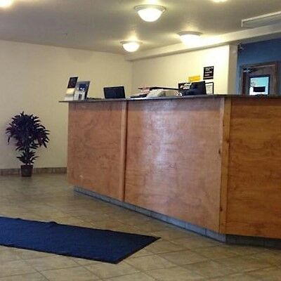 The Kanata Inns Invermere Exterior photo